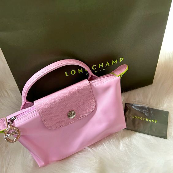 Longchamp – Effortless French Elegance
