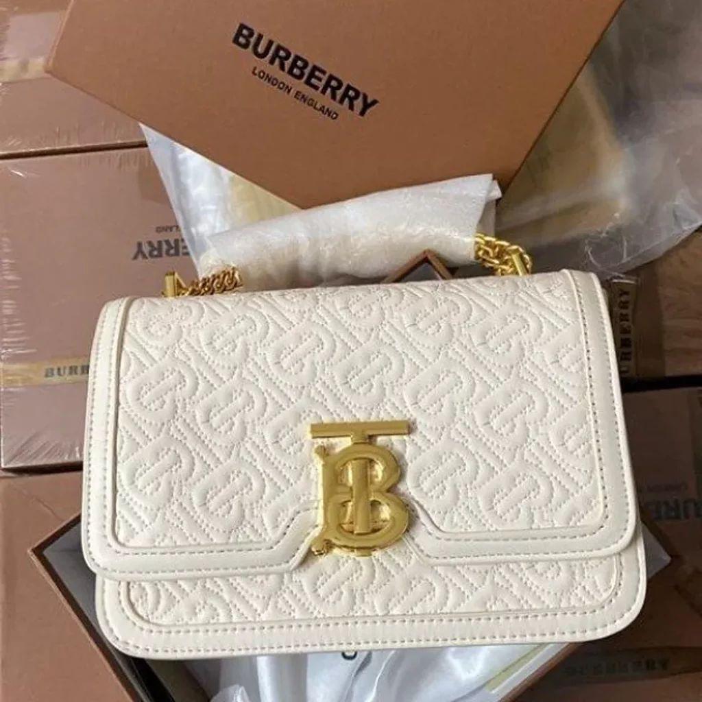 Burberry-Inspired Heritage Check Handbag – Timeless Classic